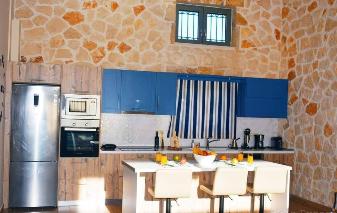 Villa Tramonto Keri エクステリア 写真