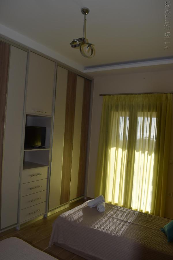 Villa Tramonto Keri エクステリア 写真