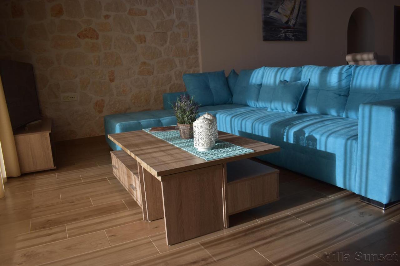 Villa Tramonto Keri エクステリア 写真